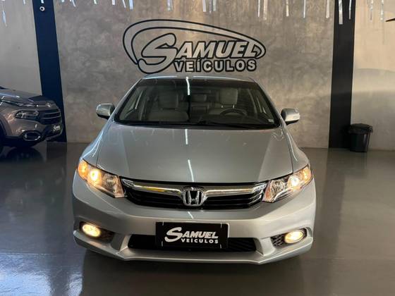 HONDA CIVIC 1.8 LXL 16V FLEX 4P AUTOMÁTICO HONDA CIVIC 1.8 LXL 16V FLEX 4P AUTOMÁTICO